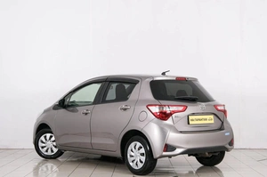 Хетчбэк Toyota Vitz 2018 года, 899000 рублей, Красноярск