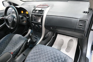 Седан Toyota Corolla 2008 года, 869000 рублей, Омск