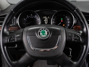 Лифтбек Skoda Superb 2011 года, 900000 рублей, Тюмень
