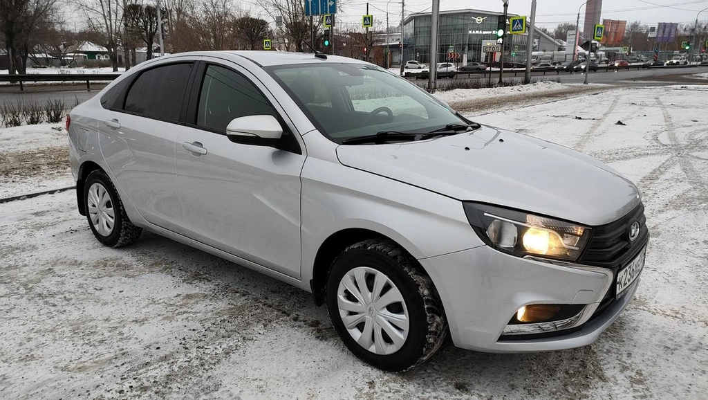 Седан ВАЗ (LADA) Vesta 2017 года, 865000 рублей, Красноярск