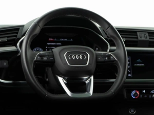 Внедорожник Audi Q3 2024 года, 4249999 рублей, Москва