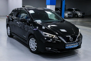 Хетчбэк Nissan Leaf 2017 года, 1783000 рублей, Солонцы