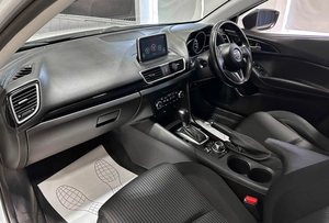 Хетчбэк Mazda Axela 2015 года, 1297000 рублей, Красноярск