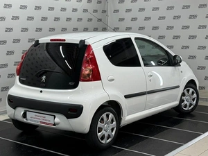 Хетчбэк Peugeot 107 2011 года, 435000 рублей, Красноярск