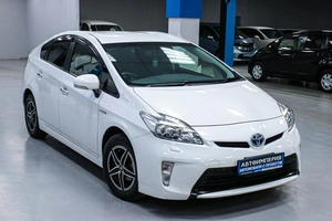 Лифтбек Toyota Prius 2012 года, 1088000 рублей, Солонцы