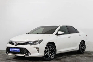 Седан Toyota Camry 2017 года, 2439000 рублей, Сургут