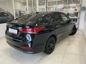 Седан Hyundai Solaris 2020 года, 1495000 рублей, Красноярск