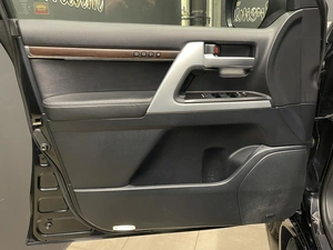 Внедорожник Toyota Land Cruiser 2019 года, 5000000 рублей, Красноярск