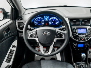 Седан Hyundai Solaris 2013 года, 1000000 рублей, Красноярск