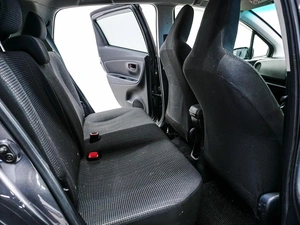 Хетчбэк Toyota Vitz 2015 года, 920000 рублей, Красноярск