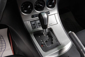 Седан Mazda 3 2011 года, 899000 рублей, Сургут