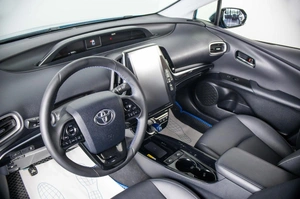 Лифтбек Toyota Prius Prime 2019 года, 2989000 рублей, Пермь