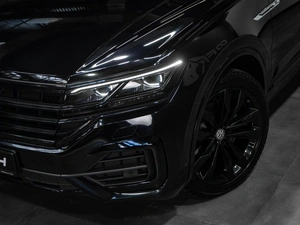 Внедорожник Volkswagen Touareg 2019 года, 5599000 рублей, Тюмень