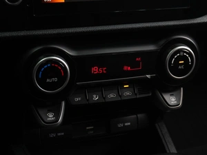 Седан Kia Rio 2020 года, 1729000 рублей, Тюмень