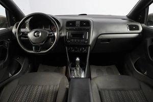 Седан Volkswagen Polo 2017 года, 999000 рублей, Новосибирск