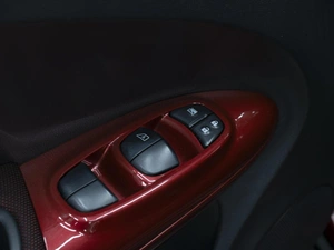 Внедорожник Nissan Juke 2012 года, 1050000 рублей, Омск