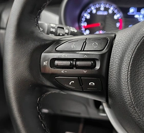 Хетчбэк Kia Rio X-Line 2018 года, 1420000 рублей, Красноярск