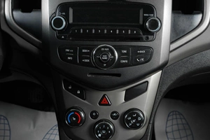 Седан Chevrolet Aveo 2012 года, 649000 рублей, Тюмень