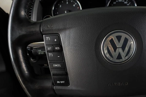 Внедорожник Volkswagen Touareg 2010 года, 1379000 рублей, Пермь