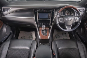 Внедорожник Toyota Harrier 2017 года, 2599000 рублей, Томск