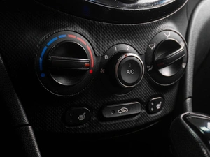 Седан Hyundai Solaris 2014 года, 1079000 рублей, Тюмень