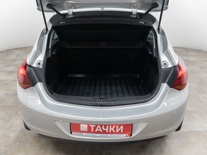 Хетчбэк Opel Astra 2012 года, 825000 рублей, Красноярск