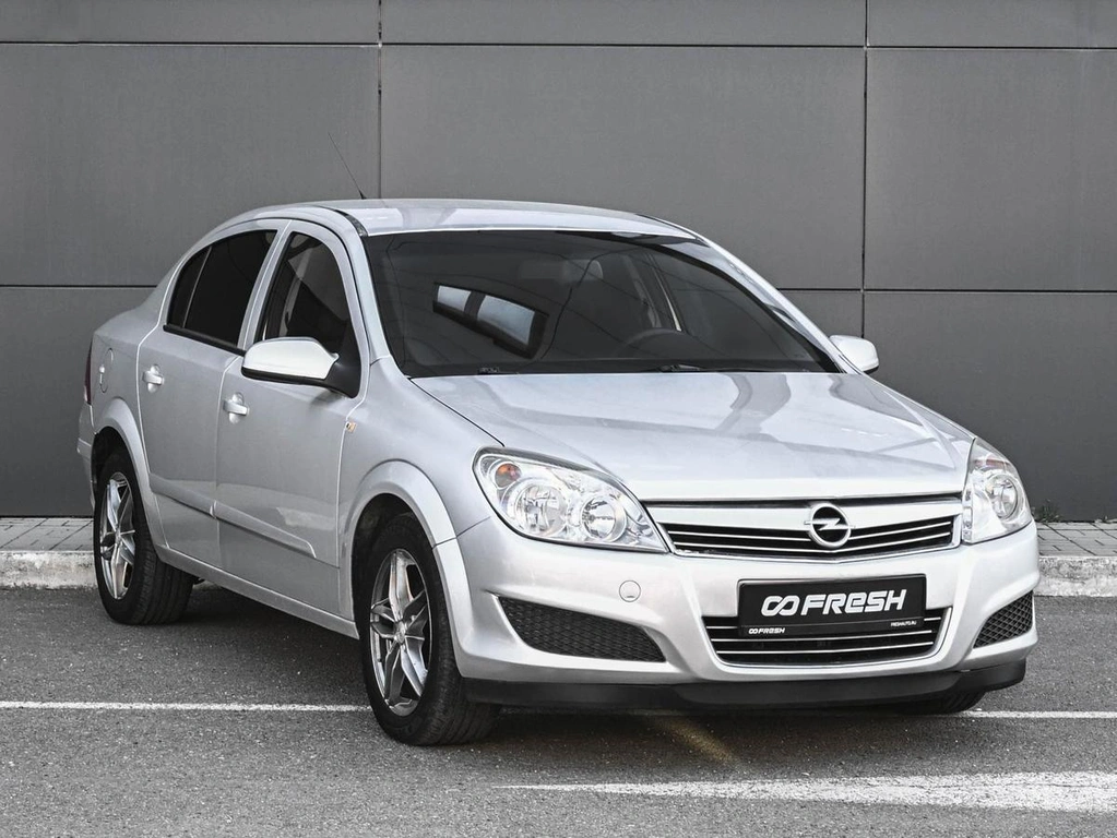 Седан Opel Astra 2008 года, 639000 рублей, Кирилловка