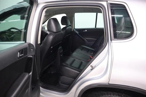 Внедорожник Volkswagen Tiguan 2010 года, 1045000 рублей, Брянск