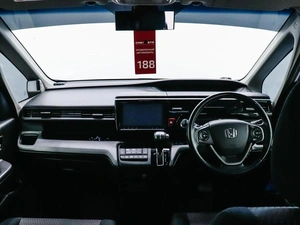 Минивэн Honda Stepwgn Spada 2016 года, 1850000 рублей, Красноярск