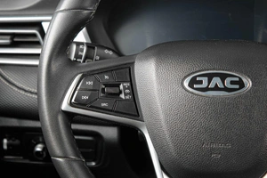 Лифтбек JAC J7 2023 года, 1699000 рублей, Тюмень