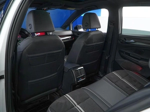 Хетчбэк Volkswagen Golf 2021 года, 2799444 рублей, Москва