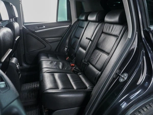 Внедорожник Volkswagen Tiguan 2012 года, 1299000 рублей, Сургут