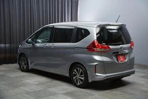 Минивэн Honda Freed+ 2018 года, 1379000 рублей, Красноярск