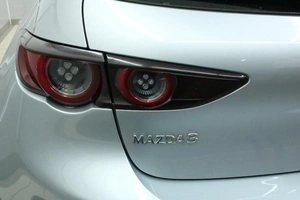Хетчбэк Mazda 3 2021 года, 1395000 рублей, Красноярск