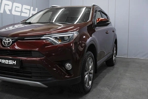 Внедорожник Toyota RAV4 2016 года, 2350000 рублей, Омск