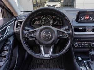 Седан Mazda 3 2018 года, 1549000 рублей, Саратов