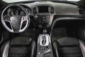 Седан Opel Insignia 2012 года, 1019000 рублей, Сургут