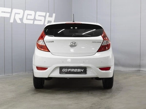 Хетчбэк Hyundai Solaris 2013 года, 890000 рублей, Омск