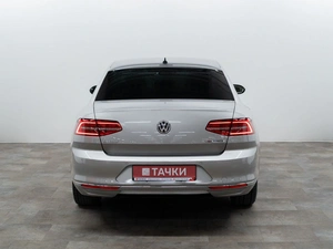 Седан Volkswagen Passat 2016 года, 1990000 рублей, Красноярск
