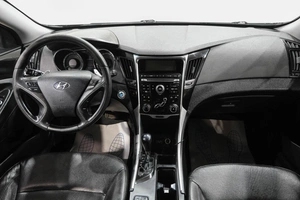 Седан Hyundai Sonata 2011 года, 1079000 рублей, Новокузнецк
