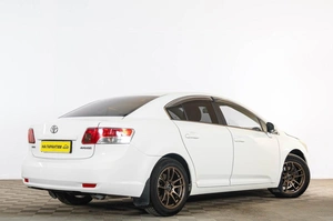 Седан Toyota Avensis 2011 года, 999000 рублей, Тюмень