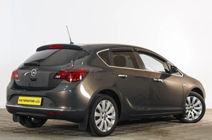 Хетчбэк Opel Astra 2012 года, 949000 рублей, Тюмень