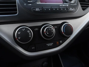 Хетчбэк Kia Picanto 2012 года, 919000 рублей, Волгоград