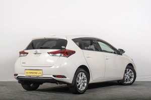 Хетчбэк Toyota Auris 2016 года, 1649000 рублей, Томск