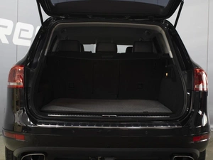 Внедорожник Volkswagen Touareg 2012 года, 1800000 рублей, Омск