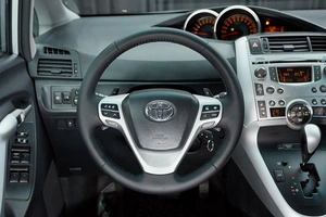 Минивэн Toyota Verso 2010 года, 999000 рублей, Красноярск
