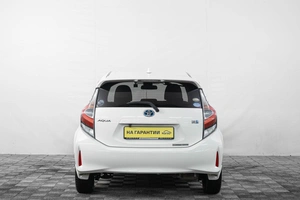 Хетчбэк Toyota Aqua 2018 года, 1299000 рублей, Кемерово