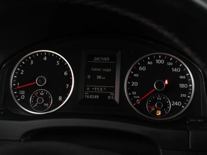 Внедорожник Volkswagen Tiguan 2012 года, 1439000 рублей, Тюмень