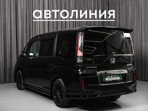 Минивэн Honda Stepwgn 2018 года, 1899000 рублей, Красноярск