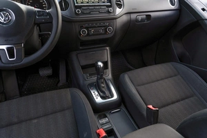 Внедорожник Volkswagen Tiguan 2011 года, 1299000 рублей, Саратов